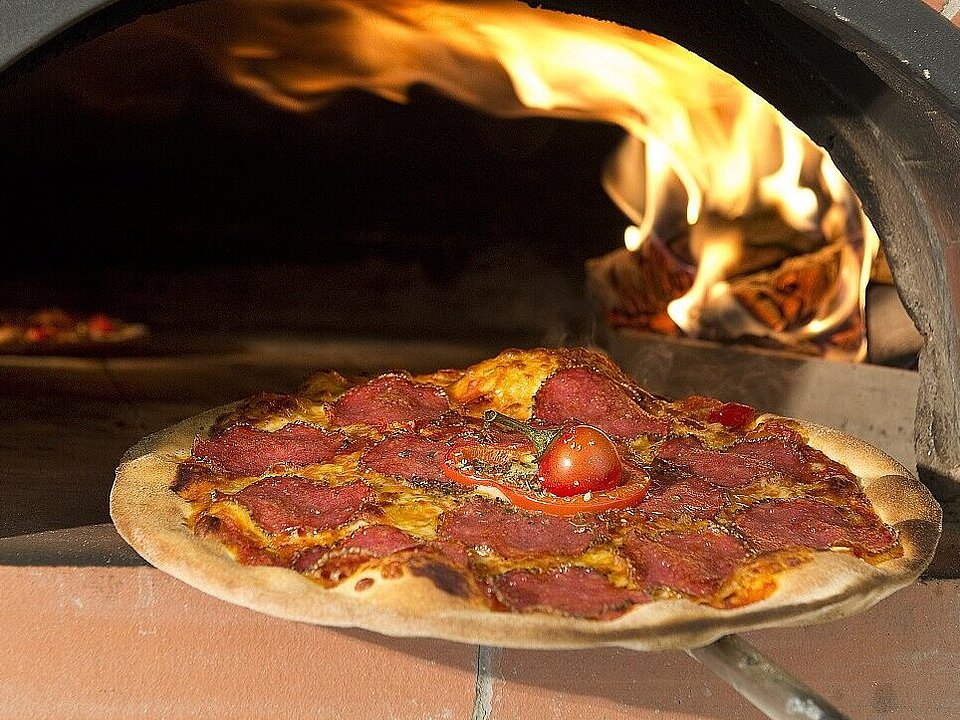 Pizza aus dem Holzofen im Restaurant Zum Horst