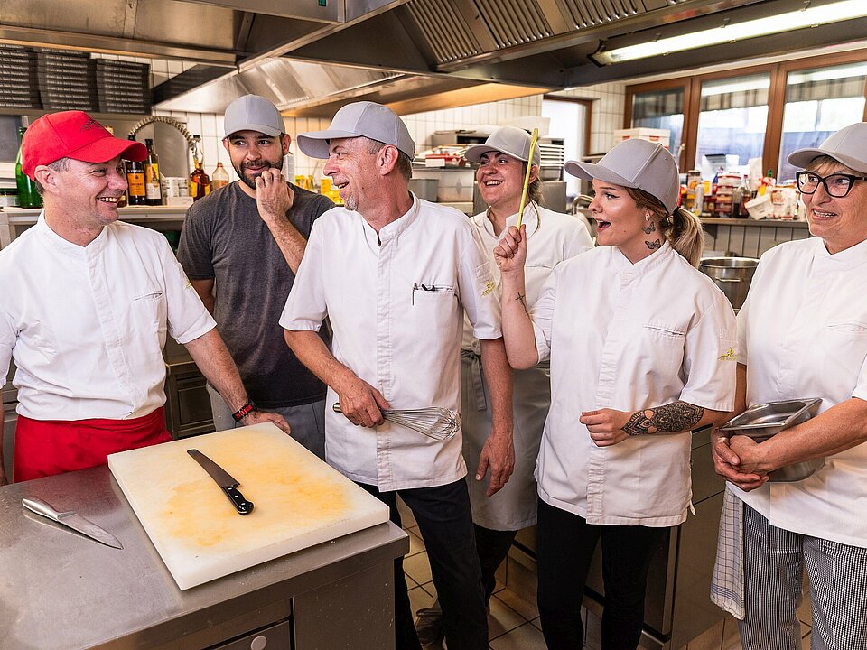 Küchenteam im Thermenhotel Vier Jahreszeiten